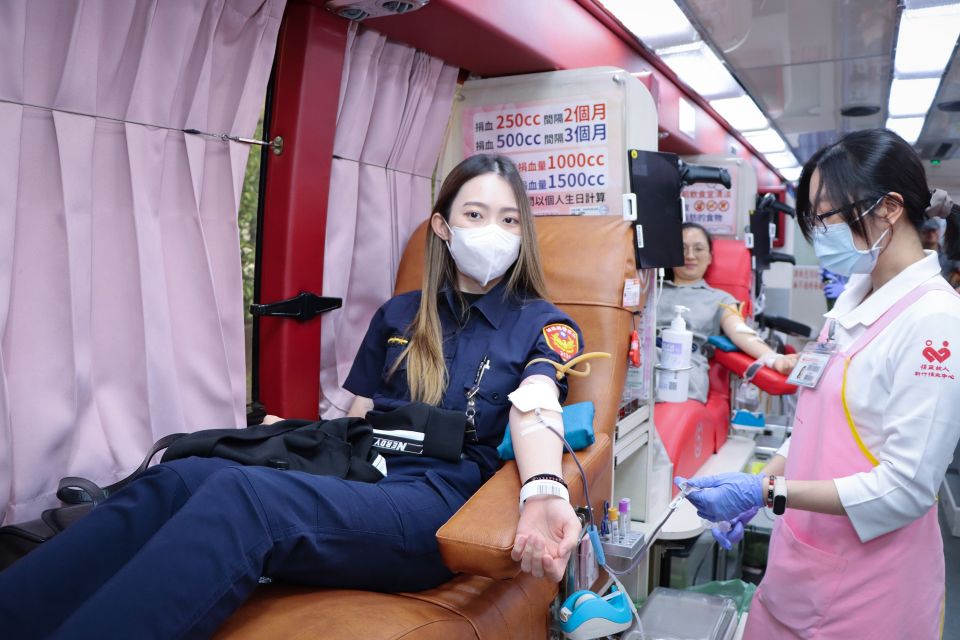 苗栗縣警察局舉行警察節慶祝大會號召挽袖捐熱血
