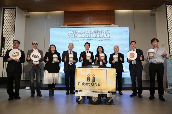 全台首位機器外送員 Cubot ONE高軟超商上工