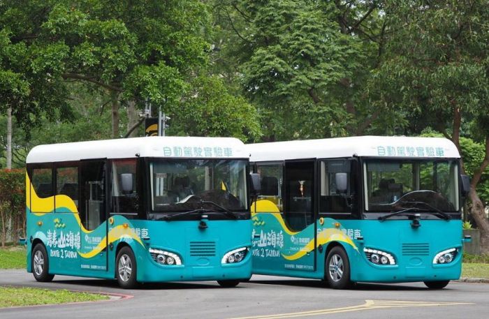 淡海智駕電巴雙車聯動上路測試　10月開放預約搭乘