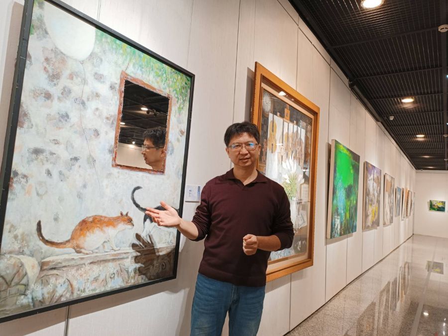 簡世哲創作展探索色彩與心情 半抽象作品留給觀者更多想象空間