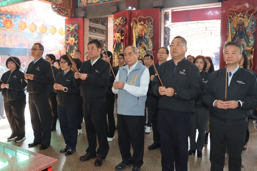 苗栗縣府團隊至玉清宮、天雲廟上香祈福