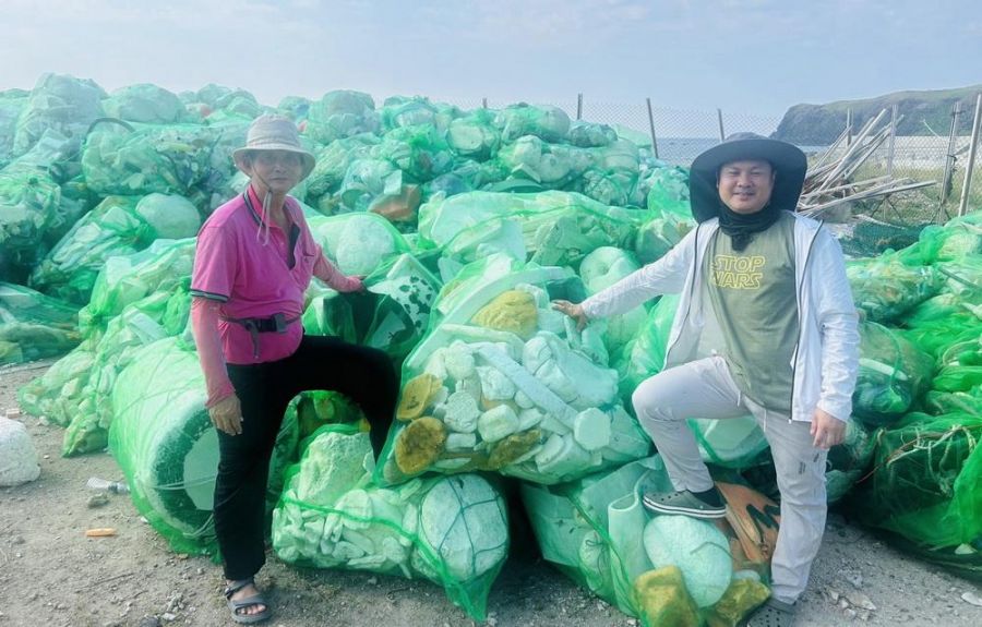 高市天辰環保攜手澎湖居民  肩負起清理澎湖南方四島環境垃圾