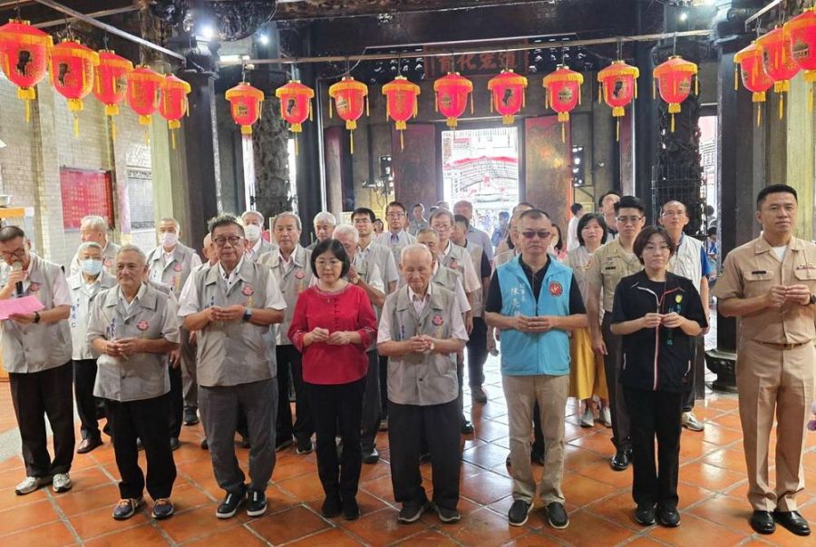 城隍孝親獎表揚72位逆境天使   高職女孩凌晨四點半工作扛家計